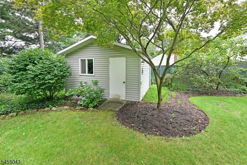 393 Gregory Rd Property Photo 25