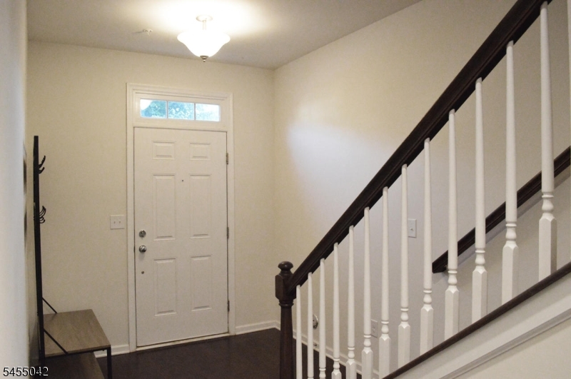 80 Albert Ct Property Photo 8