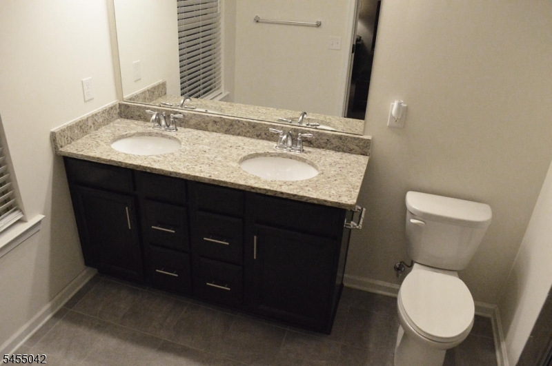 80 Albert Ct Property Photo 10