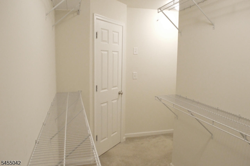 80 Albert Ct Property Photo 12