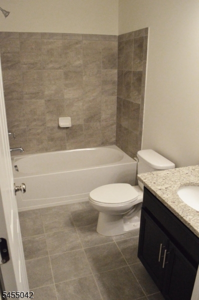 80 Albert Ct Property Photo 14