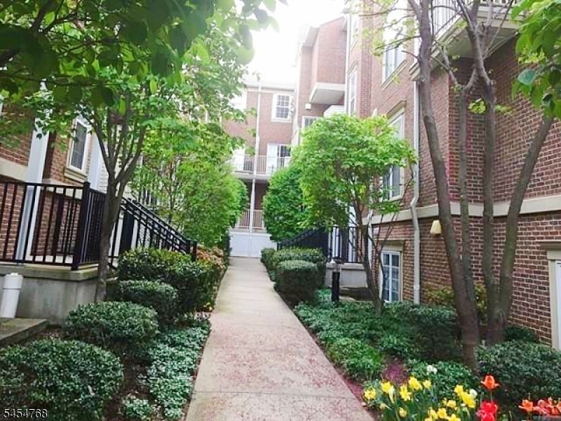 200 Dey St 258 Property Photo 2