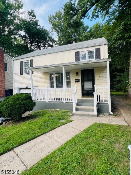 925 Sterling Steet Property Photo 1
