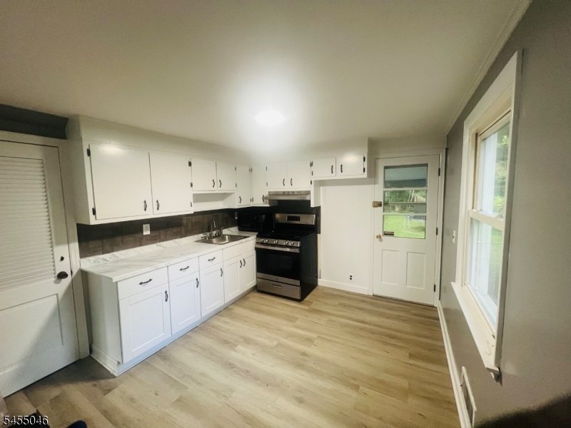 925 Sterling Steet Property Photo 2