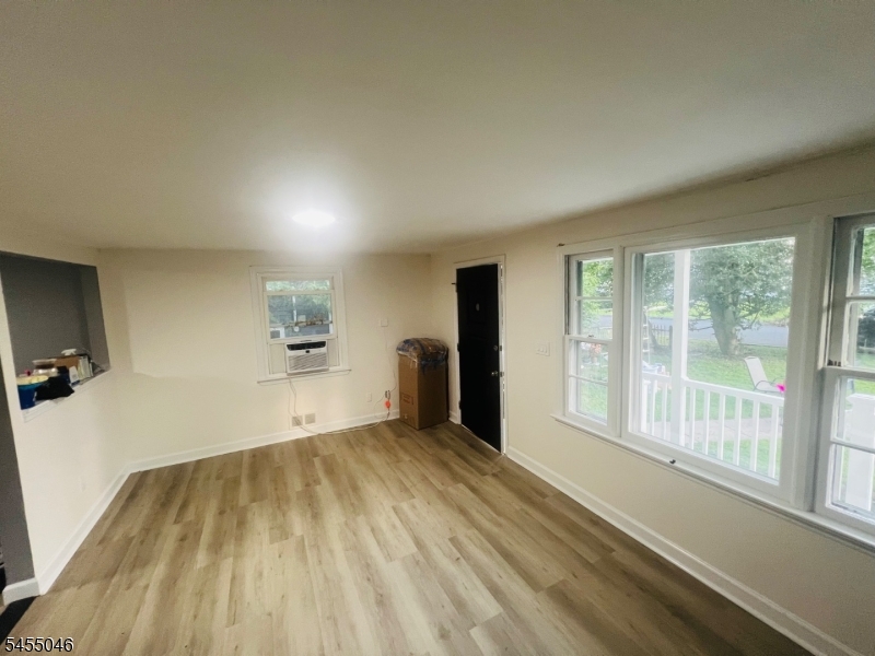 925 Sterling Steet Property Photo 3