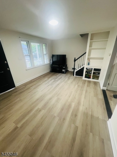 925 Sterling Steet Property Photo 4