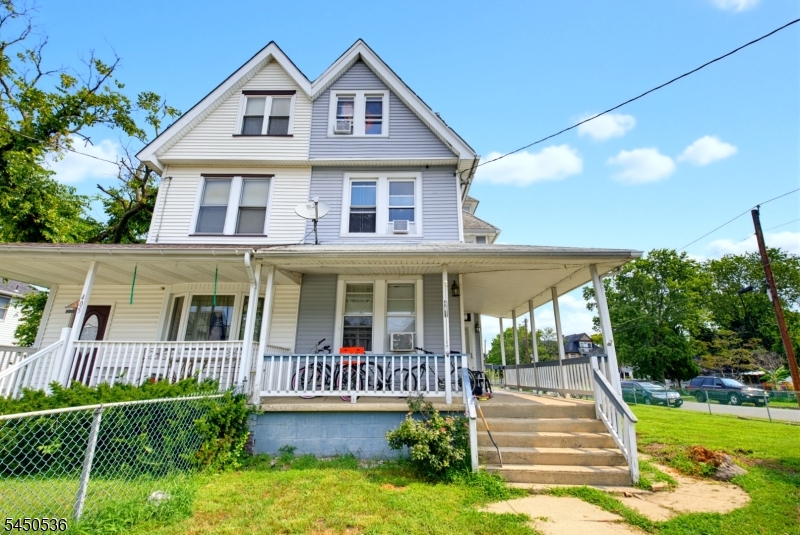 401 Summit Ave