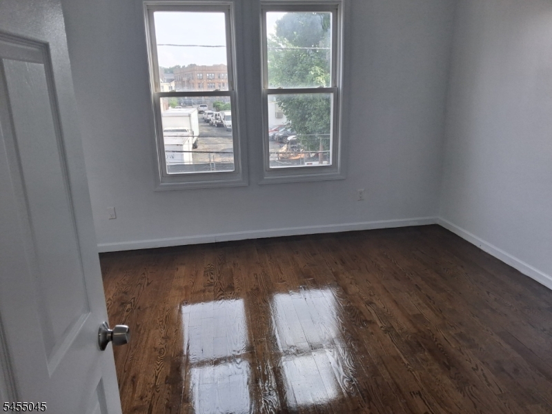 80 Beverly St Property Photo 4