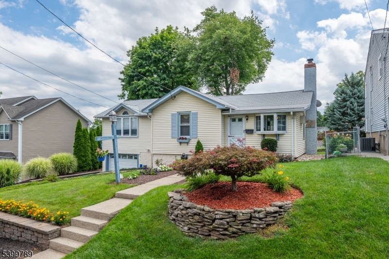 7 Oswego Ave Property Photo 2