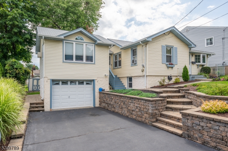 7 Oswego Ave Property Photo 4