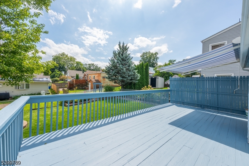 7 Oswego Ave Property Photo 6