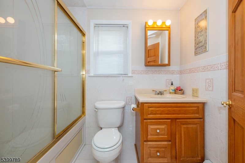 7 Oswego Ave Property Photo 11