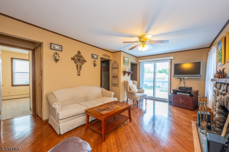 7 Oswego Ave Property Photo 18