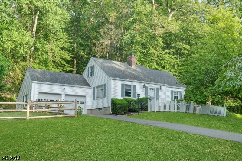 27 Wood Rd Property Photo 3