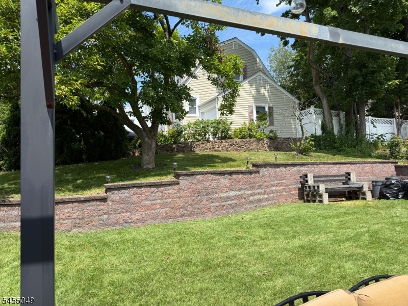 74 Starmond Ave Property Photo 20