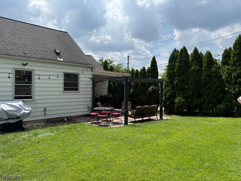 74 Starmond Ave Property Photo 22