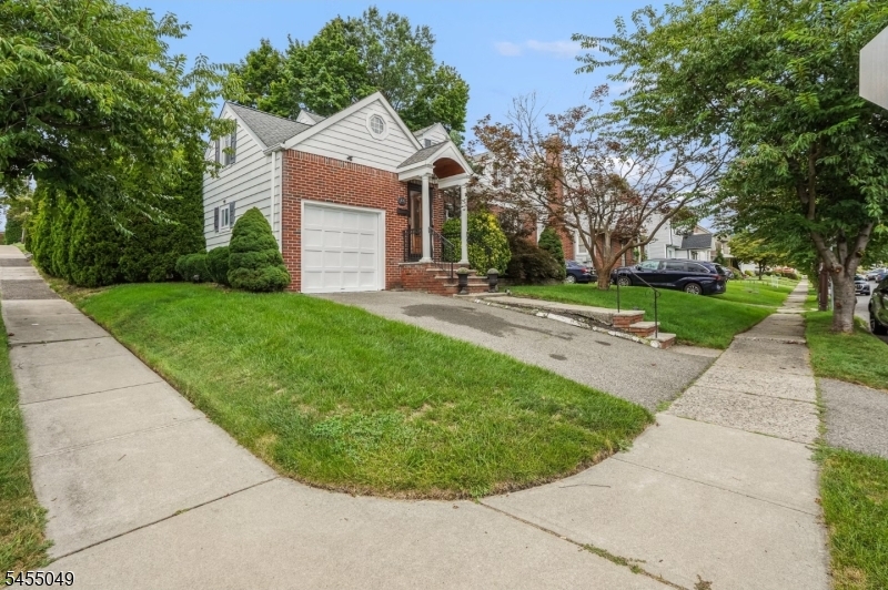 74 Starmond Ave Property Photo 25