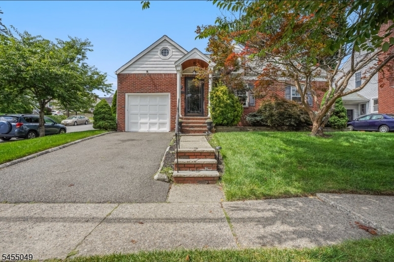 74 Starmond Ave Property Photo 26