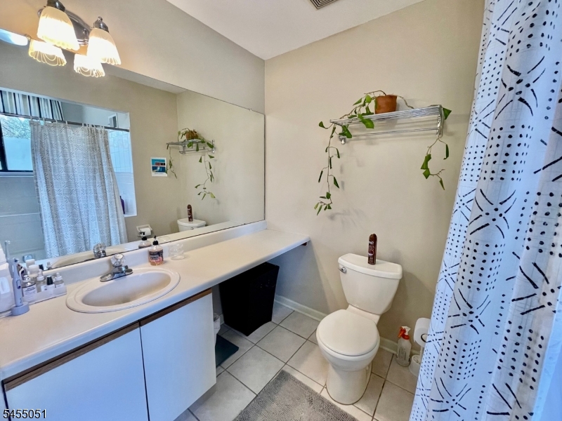 2 Hawthorne Pl Property Photo 18