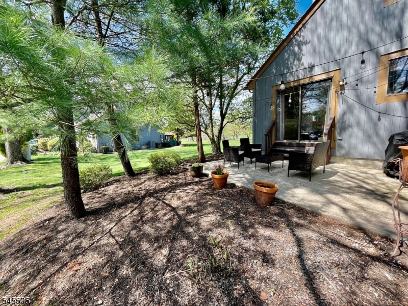 2 Hawthorne Pl Property Photo 25