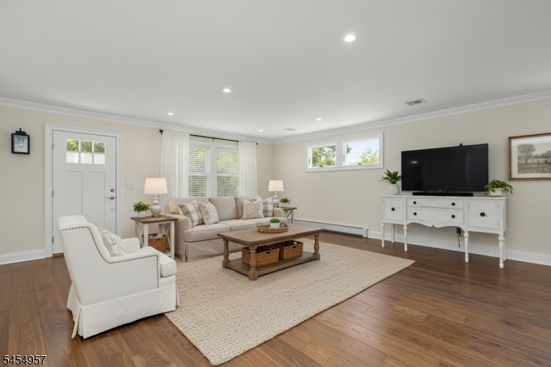 11 Leighton Ave Property Photo 4