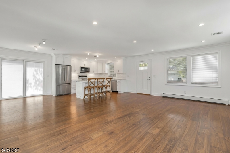11 Leighton Ave Property Photo 5