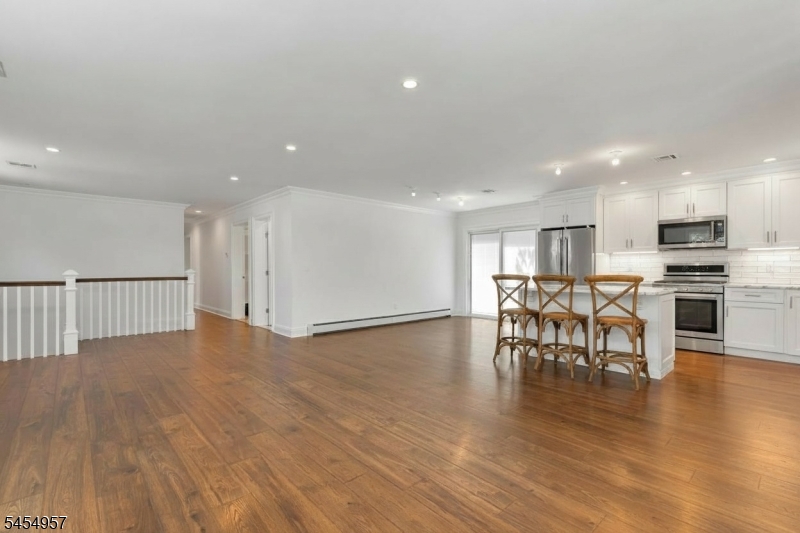 11 Leighton Ave Property Photo 6