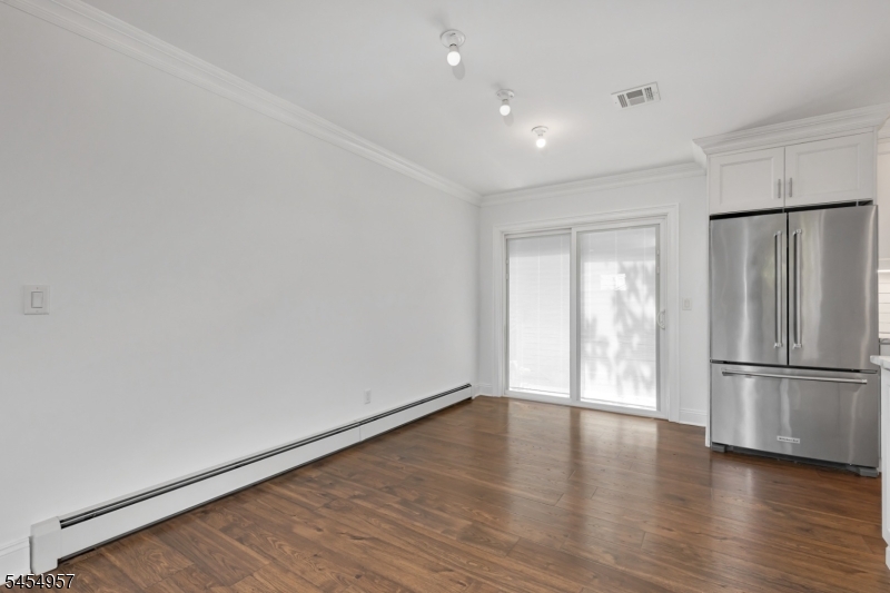 11 Leighton Ave Property Photo 9