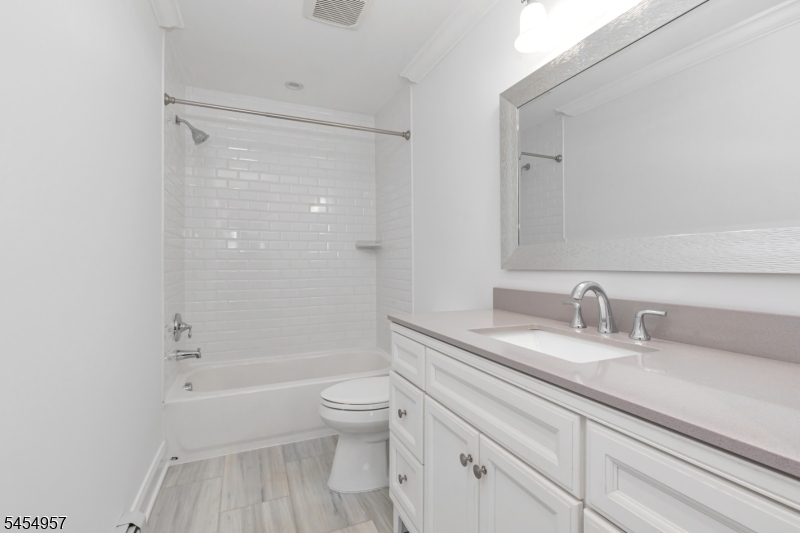 11 Leighton Ave Property Photo 11