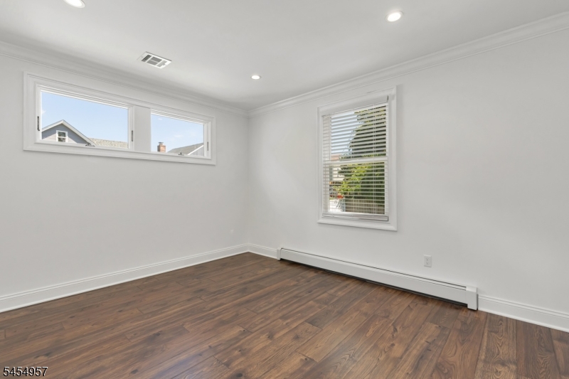 11 Leighton Ave Property Photo 13