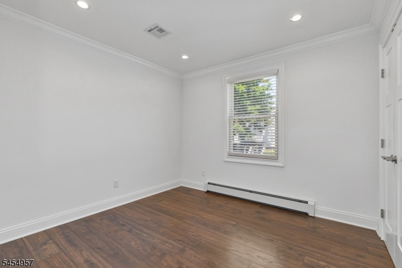 11 Leighton Ave Property Photo 14
