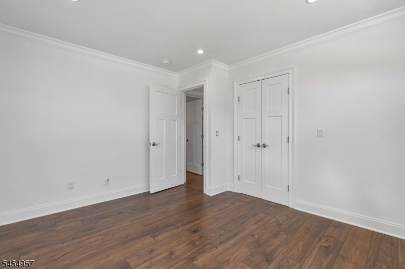 11 Leighton Ave Property Photo 16