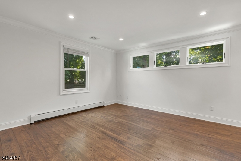 11 Leighton Ave Property Photo 17