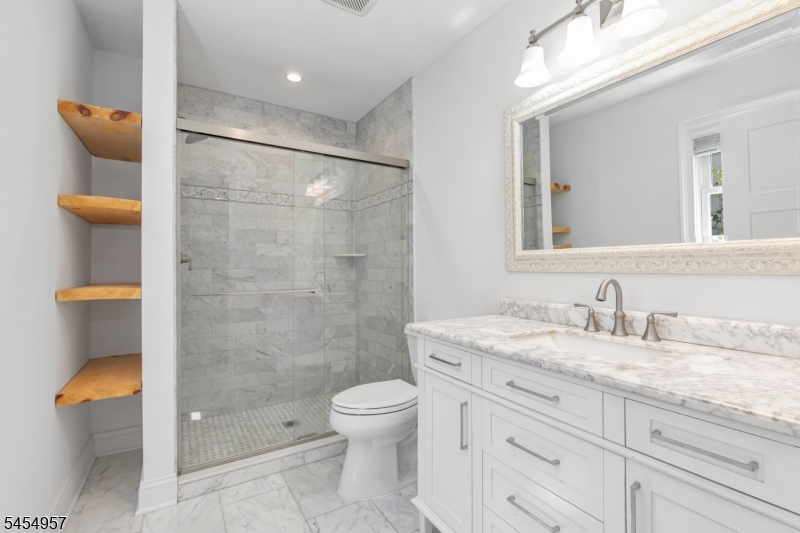 11 Leighton Ave Property Photo 21