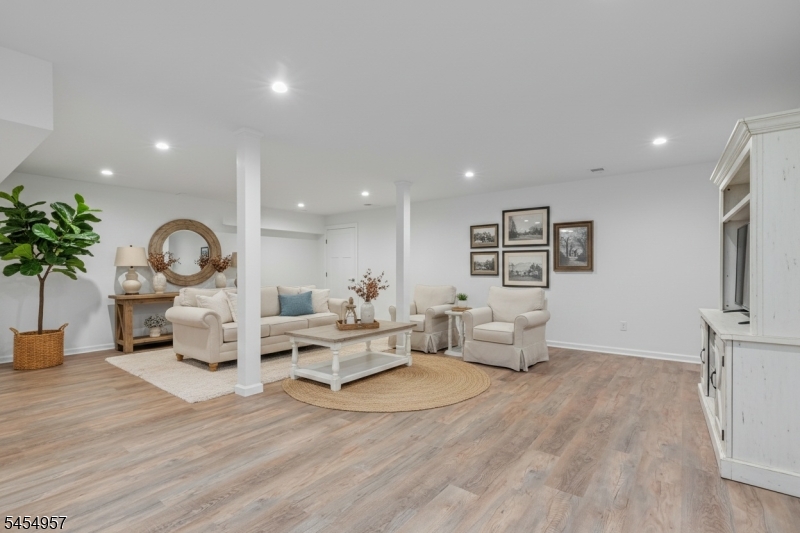 11 Leighton Ave Property Photo 24