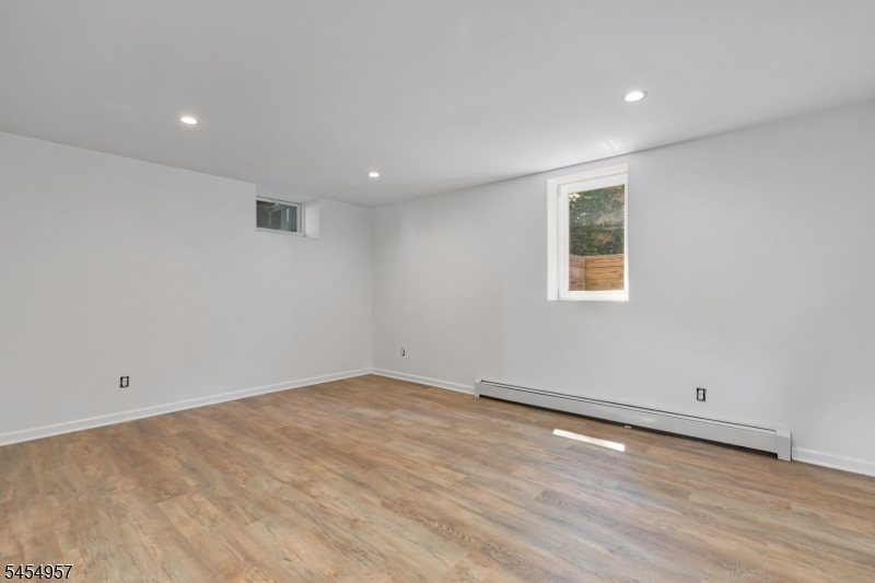 11 Leighton Ave Property Photo 28