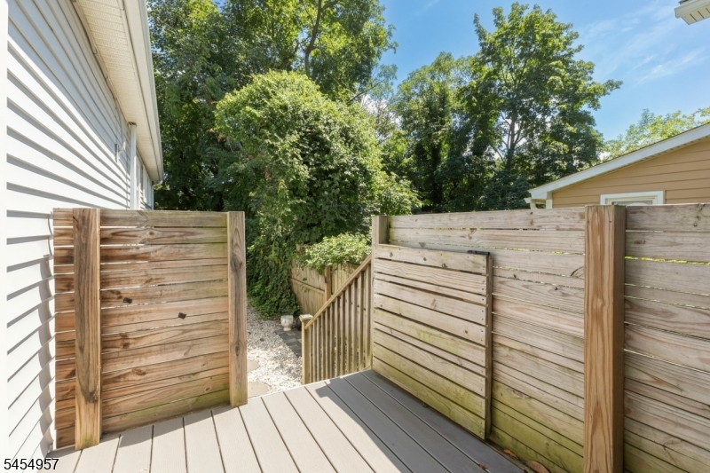 11 Leighton Ave Property Photo 30