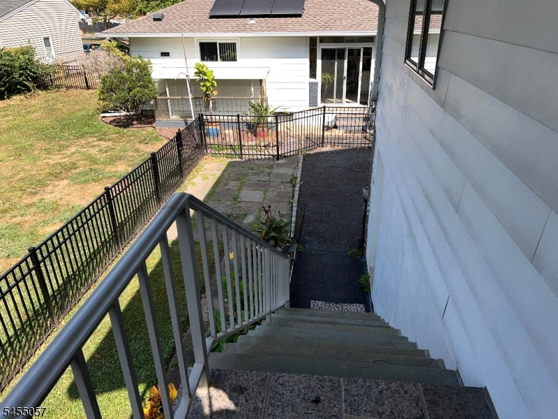 366 N Harrison St Property Photo 2
