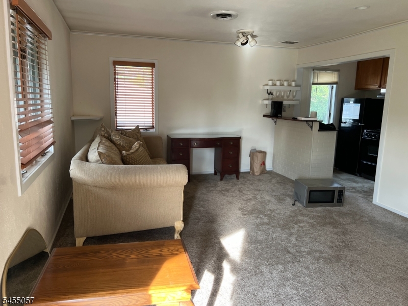 366 N Harrison St Property Photo 5