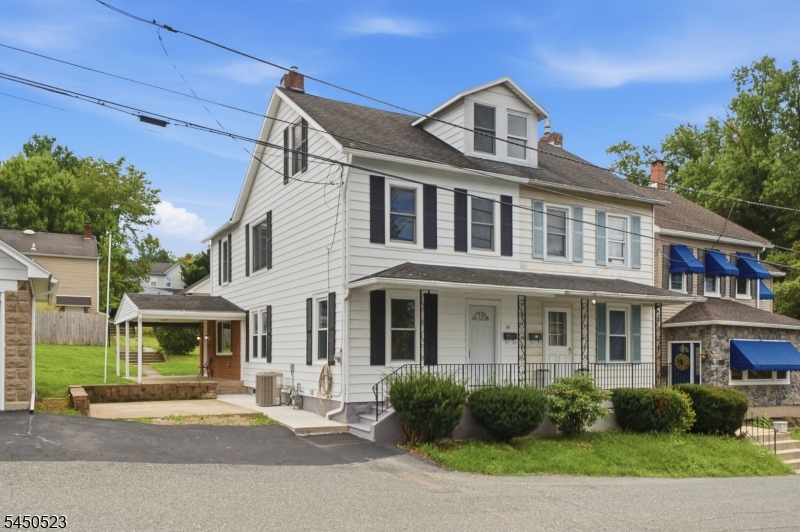 34 N Prospect St Property Photo 2