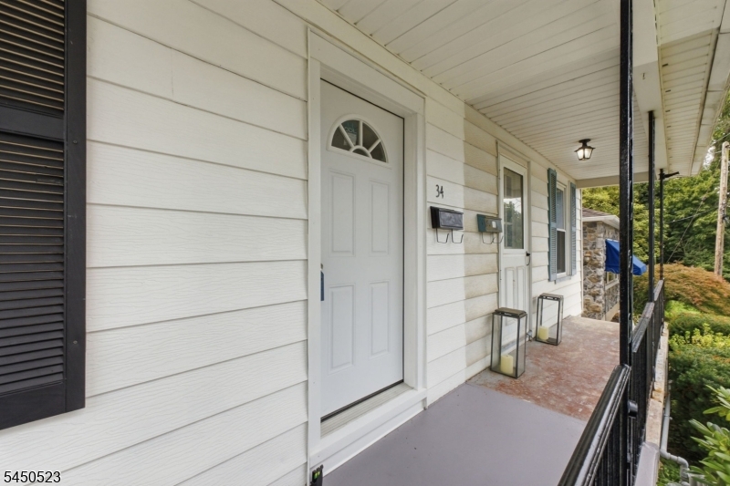 34 N Prospect St Property Photo 6