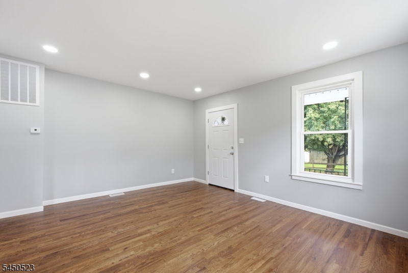 34 N Prospect St Property Photo 9