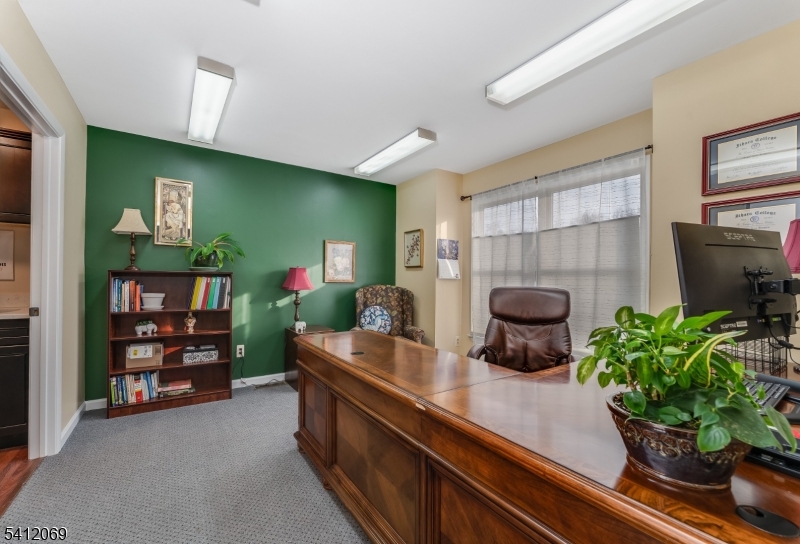 81 Park Ave Property Photo 6