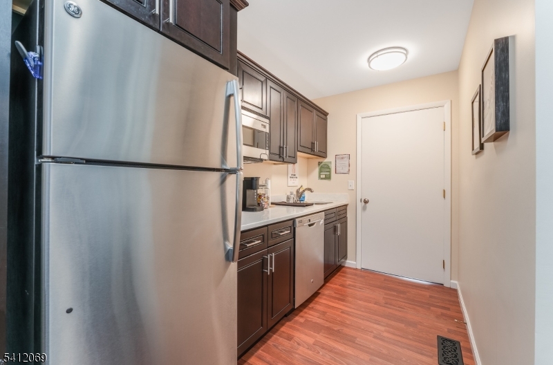 81 Park Ave Property Photo 13