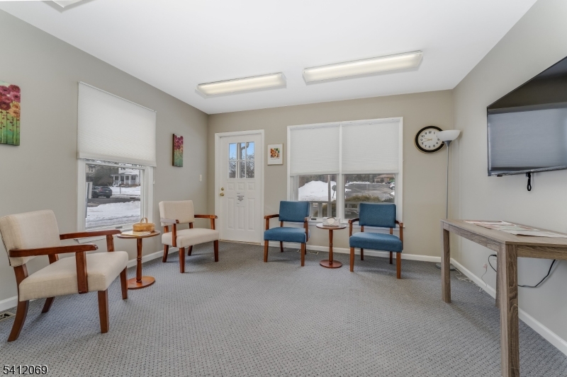 81 Park Ave Property Photo 20