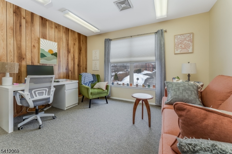 81 Park Ave Property Photo 23