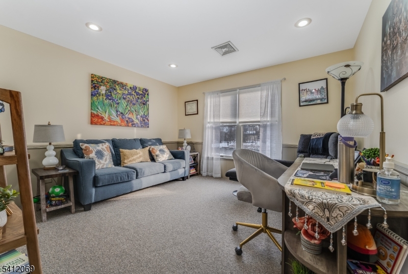 81 Park Ave Property Photo 26