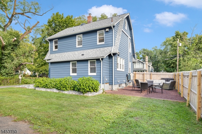 200 River Rd Property Photo 27