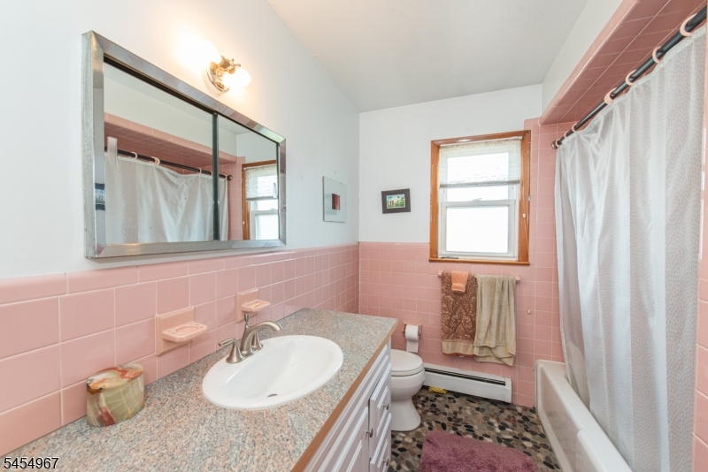 48 Whitaker Ave 2 Property Photo 6