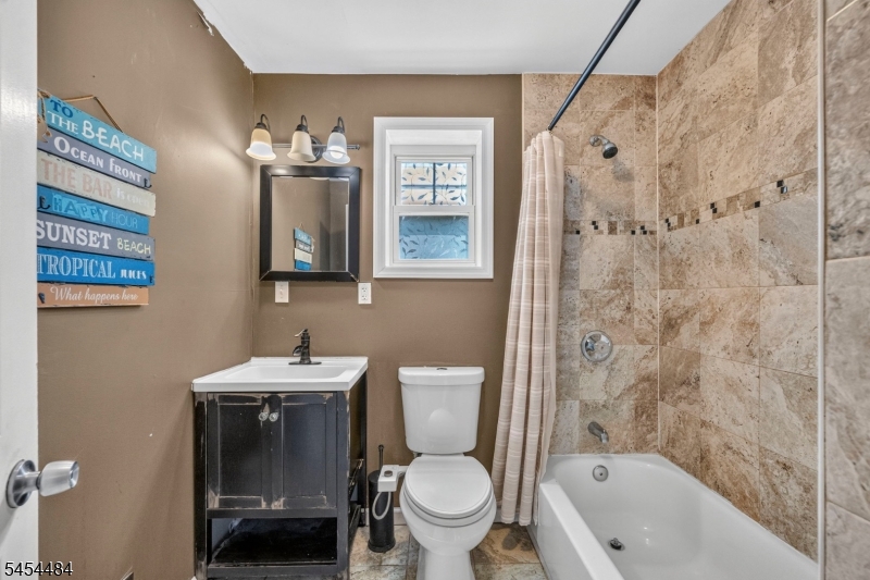 444 Clifton Ave Property Photo 15